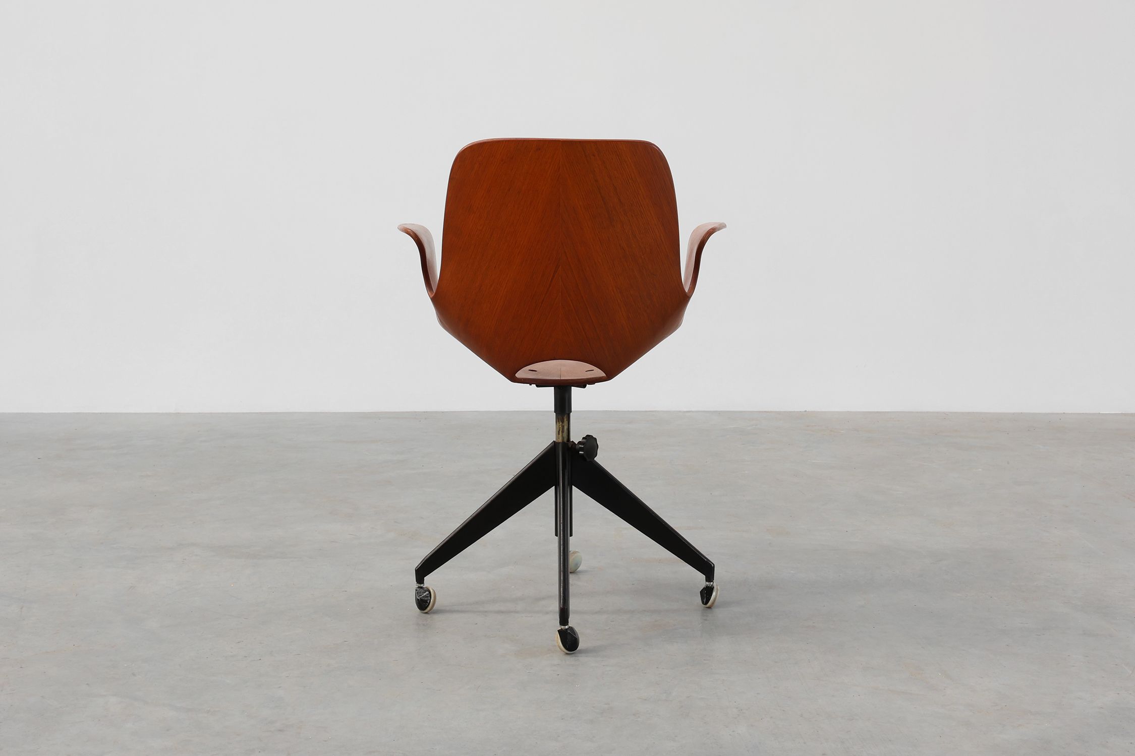 Medea office chair by Vittorio Nobili for Fratelli Tagliabue, Italy 1950sthumbnail
